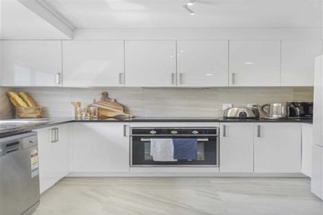 Photo of property in 2/4 Gibraltar Street, Howick, Auckland, 2014