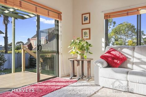 Photo of property in 1/36 Konini Road, Titirangi, Auckland, 0604
