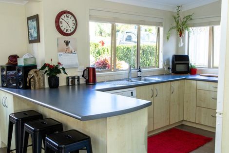 Photo of property in 5 Coralsea Way, Arkles Bay, Whangaparaoa, 0932