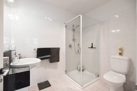 Photo of property in 4 Tupara Crescent, Kawaha Point, Rotorua, 3010