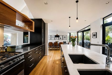 Photo of property in 46a Vauxhall Road, Devonport, Auckland, 0624