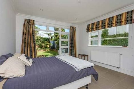 Photo of property in 8a Central Terrace, Kelburn, Wellington, 6012