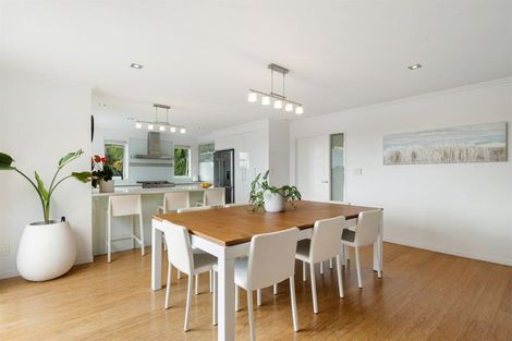 Photo of property in 68 Exmouth Road, Northcote, Auckland, 0627