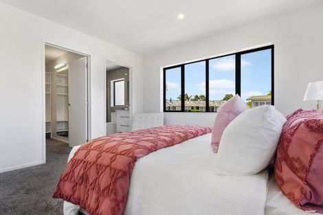 Photo of property in 2b Lucinda Place, Glen Eden, Auckland, 0602