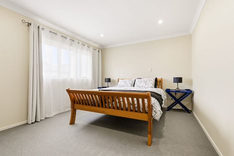 Photo of property in 2/17 Tremaine Avenue, Two Mile Bay, Taupo, 3330