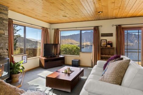 Photo of property in 8 Chandler Lane, Fernhill, Queenstown, 9300