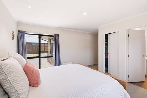 Photo of property in 15 Blowers Place, Halswell, Christchurch, 8025