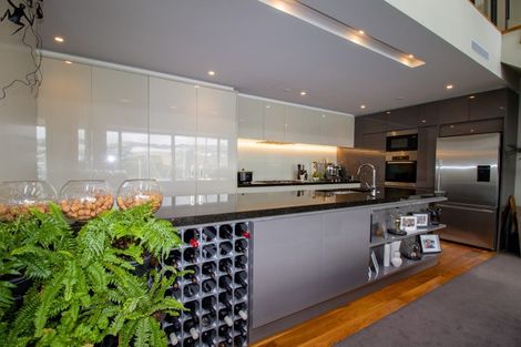 Photo of property in Clyde Quay Wharf, 3b/5 Clyde Quay Wharf, Te Aro, Wellington, 6011