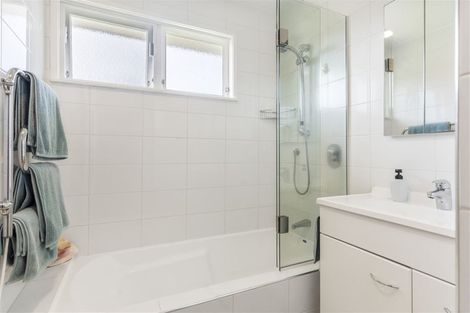 Photo of property in 2/34a Sunnynook Road, Sunnynook, Auckland, 0620