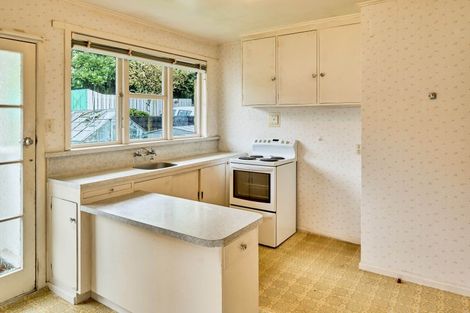 Photo of property in 2 Bella Grove, Naenae, Lower Hutt, 5011