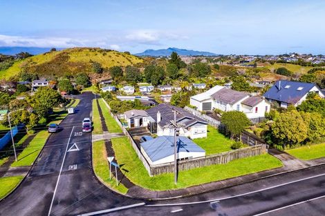 Photo of property in 93 Omata Road, Marfell, New Plymouth, 4310