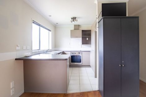 Photo of property in 8 Fitchburg Place, Mangere, Auckland, 2022