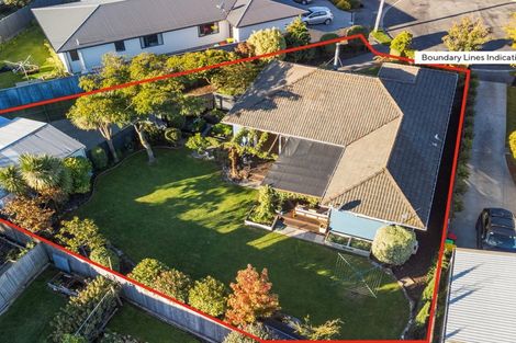 Photo of property in 24 Derrett Place, Saint Martins, Christchurch, 8022