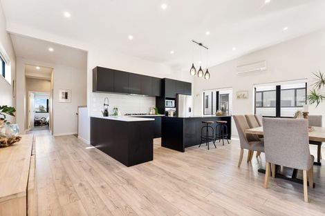 Photo of property in 31 Ascension Crescent, Orewa, 0931