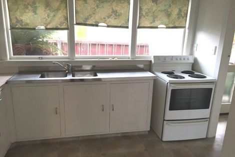 Photo of property in 33 Denniston Crescent, Redwood, Christchurch, 8051