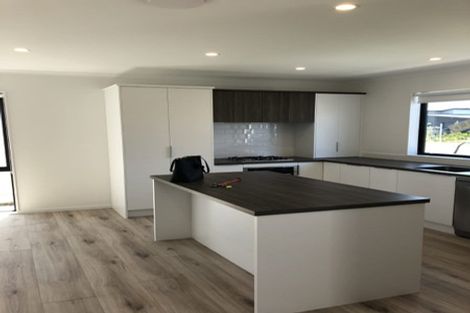 Photo of property in 33 Pepene Avenue, Takanini, 2112