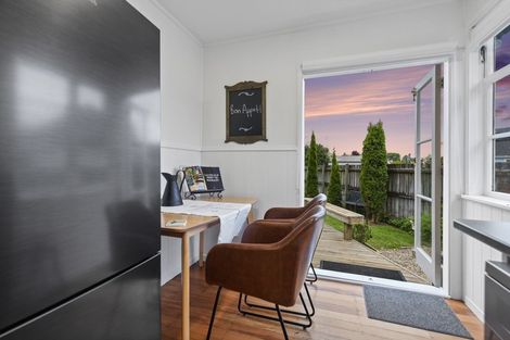 Photo of property in 105 Fairfield Road, Fairfield, Hamilton, 3214