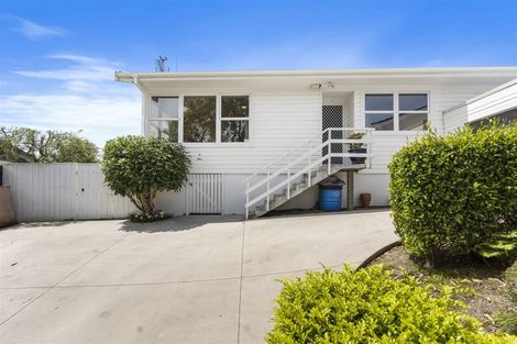 Photo of property in 2/34a Sunnynook Road, Sunnynook, Auckland, 0620