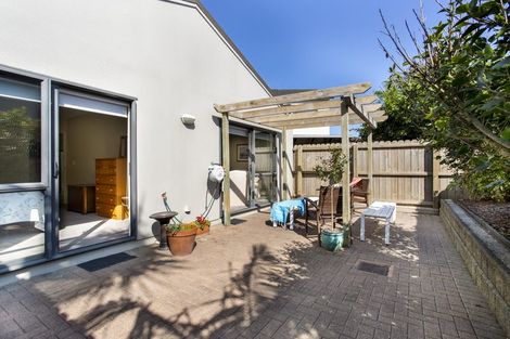 Photo of property in 9 Bunker Rise, Golflands, Auckland, 2013