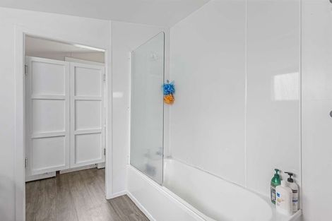 Photo of property in 32 Pendarves Street, New Plymouth, 4310