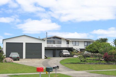 Photo of property in 12 Adela Stewart Drive West, Athenree, Katikati, 3177