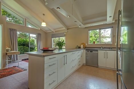 Photo of property in 16 Antrim Place, Hokowhitu, Palmerston North, 4410