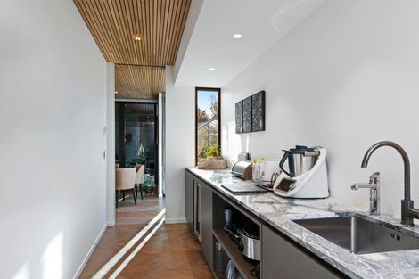 Photo of property in 48 Clissold Street, Merivale, Christchurch, 8014