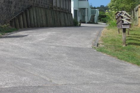 Photo of property in 2/13 Fernlea Rise, Bayview, Auckland, 0629