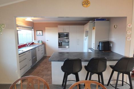 Photo of property in 60 Nash Parade, Foxton Beach, Foxton, 4815