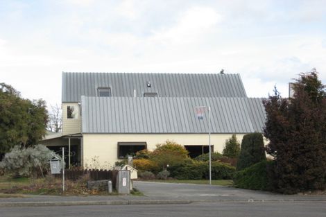 Photo of property in 9 Broderick Street, Te Anau, 9600