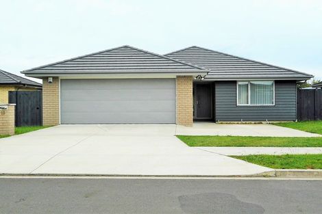 Photo of property in 13 Captain Mitchell Drive, Opaheke, Papakura, 2113