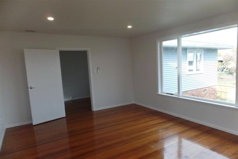 Photo of property in 16 Trojan Crescent, New Lynn, Auckland, 0600