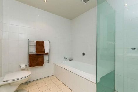 Photo of property in Sanctum Apartment, 10 Ebor Street, Te Aro, Wellington, 6011