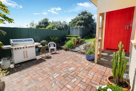 Photo of property in 20 Seafront Road, Castlecliff, Whanganui, 4501