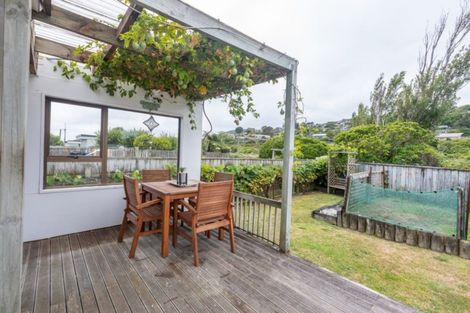 Photo of property in 32 Oxford Street, Tawa, Wellington, 5028