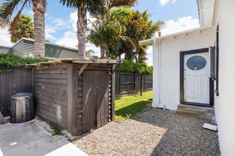 Photo of property in 16 Thomson Street, West End, Palmerston North, 4412