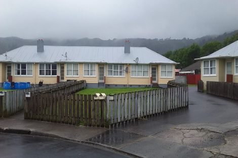 Photo of property in 10 Mayo Grove, Naenae, Lower Hutt, 5011