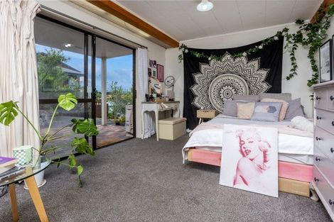 Photo of property in 34 Unsworth Drive, Unsworth Heights, Auckland, 0632