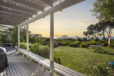 Photo of property in 100 Tangaroa Road, Whangamata, 3620