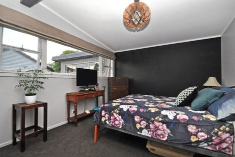 Photo of property in 14 Konini Road, Titirangi, Auckland, 0604