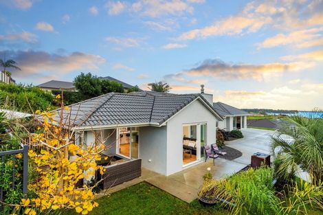 Photo of property in 10 Tralee Street, Omokoroa, 3114