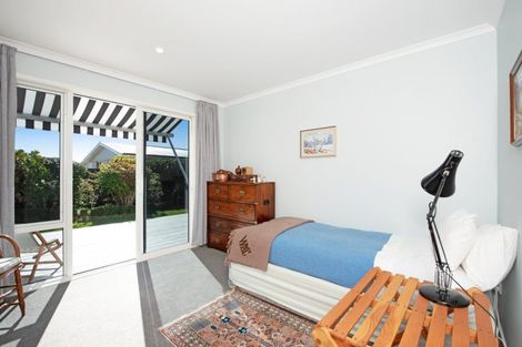 Photo of property in 8 Kaka Street, Waikanae, 5036
