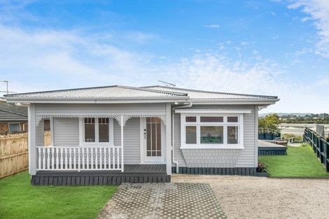 Photo of property in 75 Waimahia Avenue, Weymouth, Auckland, 2103