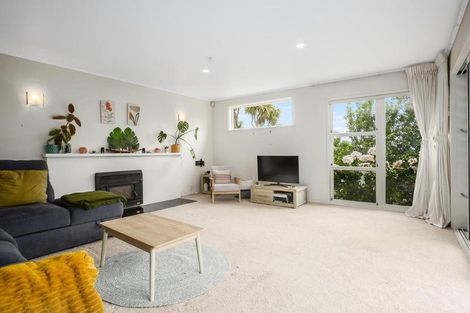 Photo of property in 15 Tawa Street, Waikanae, 5036