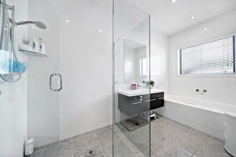 Photo of property in 9 Bridesdale Drive, Lake Hayes, Queenstown, 9304