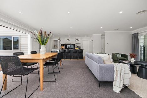 Photo of property in 10 Weatherdeck Close, Whitby, Porirua, 5024