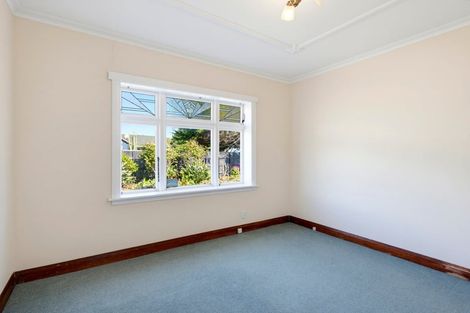 Photo of property in 6 Adrian Grove, Waikanae Beach, Waikanae, 5036
