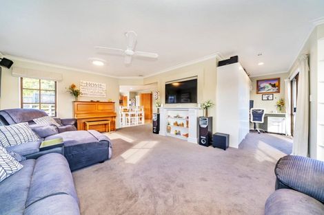 Photo of property in 28 Castle Crescent, Stokes Valley, Lower Hutt, 5019