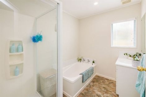 Photo of property in 106 Parnell Heights, Kelvin Grove, Palmerston North, 4414