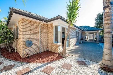 Photo of property in 4 Stornaway Drive, Flat Bush, Auckland, 2016